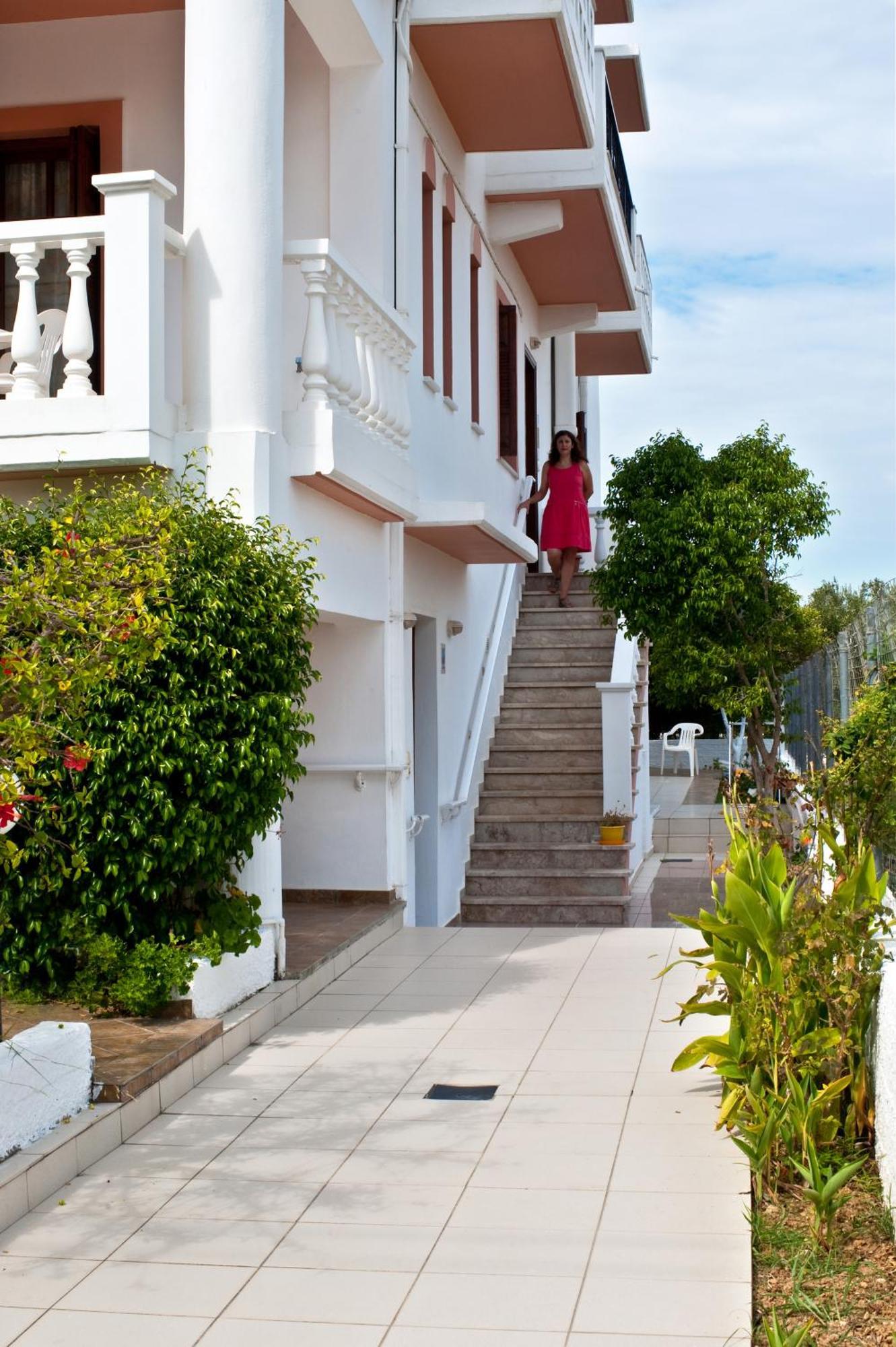 Captain Michalis Apartments Galatás Exterior foto